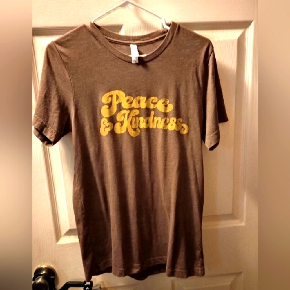 Bella Brown Peace And Kindness T-shirt Size Medium